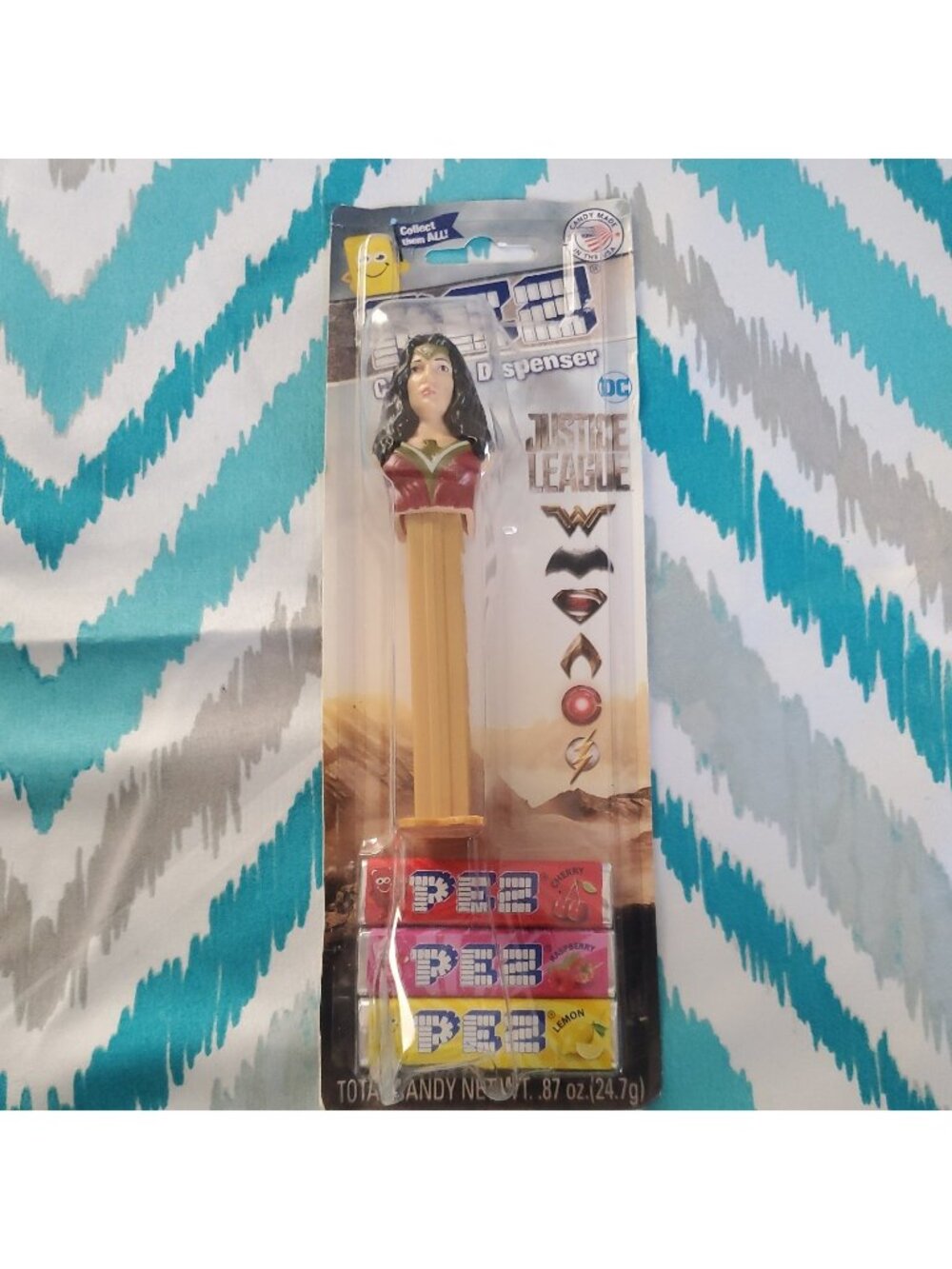 WONDER WOMAN PEZ DISPENSER - JUSTICE LEAGUE - with candy - EXPIRED